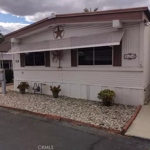 725 Thornton Ave, Hemet, CA 92543