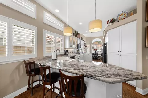 Kitchen - 1932 Pecan Tree St, Hemet, CA 92545 photo 3 of 5