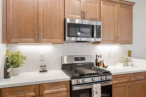 Kitchen - 33433 Emerson Way #B, Temecula, CA 92592 photo 5 of 5