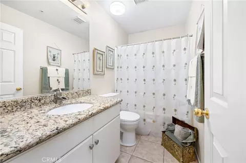 Bath - 33433 Emerson Way #B, Temecula, CA 92592 photo 4 of 4