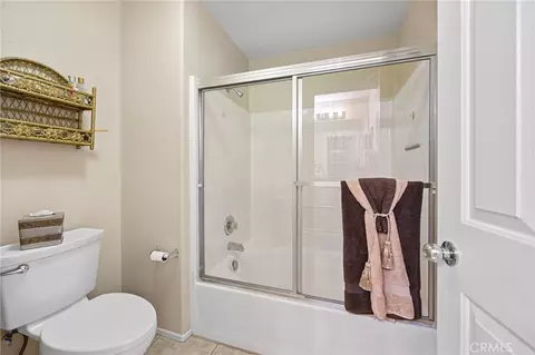 Bath - 33433 Emerson Way #B, Temecula, CA 92592 photo 3 of 4