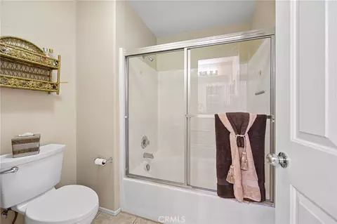 Bath - 33433 Emerson Way #B, Temecula, CA 92592 photo 3 of 4