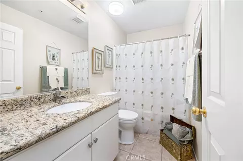 Bath - 33433 Emerson Way #B, Temecula, CA 92592 photo 4 of 4