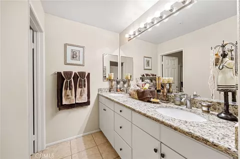 Bath - 33433 Emerson Way #B, Temecula, CA 92592 photo 2 of 4