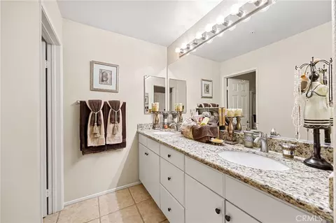 Bath - 33433 Emerson Way #B, Temecula, CA 92592 photo 2 of 4