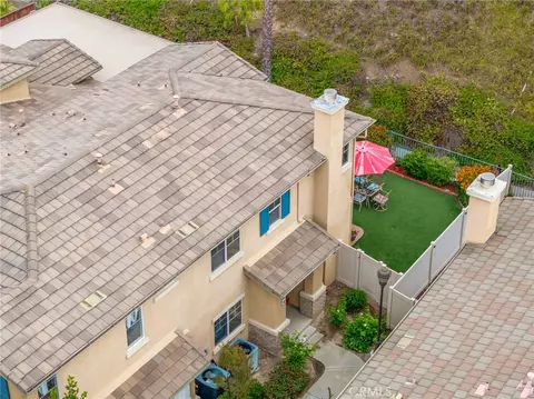 Exterior - 33433 Emerson Way #B, Temecula, CA 92592 photo 9 of 10