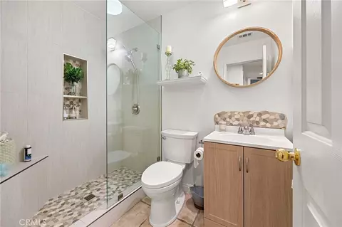 Bath - 33433 Emerson Way #B, Temecula, CA 92592 photo 1 of 4