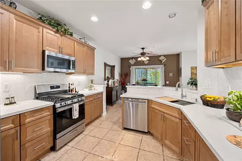 Kitchen - 33433 Emerson Way #B, Temecula, CA 92592 photo 2 of 5
