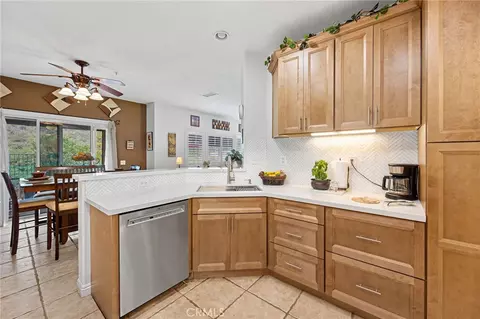 Kitchen - 33433 Emerson Way #B, Temecula, CA 92592 photo 3 of 5