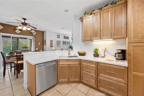 Kitchen - 33433 Emerson Way #B, Temecula, CA 92592 photo 3 of 5