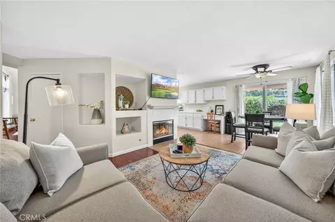 Living - 32046 Corte Montoya, Temecula, CA 92592 photo 3 of 4