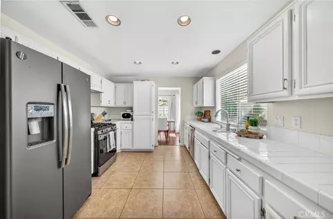 Kitchen - 32046 Corte Montoya, Temecula, CA 92592 photo 1 of 4