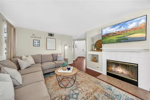 Living - 32046 Corte Montoya, Temecula, CA 92592 photo 4 of 4