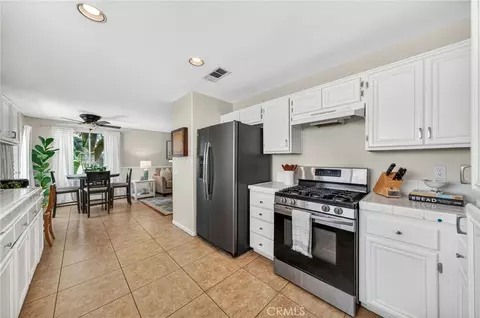 Kitchen - 32046 Corte Montoya, Temecula, CA 92592 photo 4 of 4