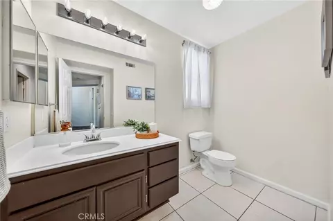 Bath - 32046 Corte Montoya, Temecula, CA 92592 photo 2 of 5