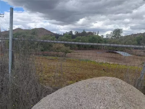 4 Holland Rd, Menifee, CA 92584