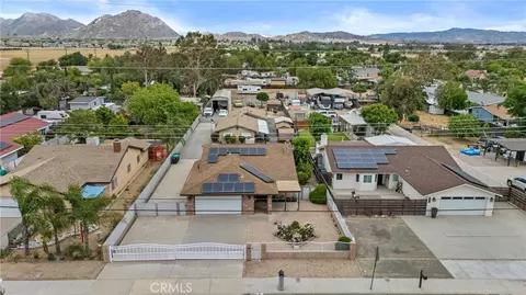 2761 Redlands, Perris, CA 92571
