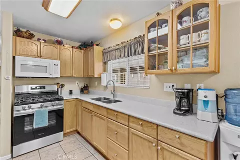 Kitchen - 2761 Redlands, Perris, CA 92571 photo 5 of 7