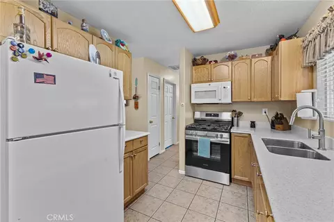 Kitchen - 2761 Redlands, Perris, CA 92571 photo 6 of 7