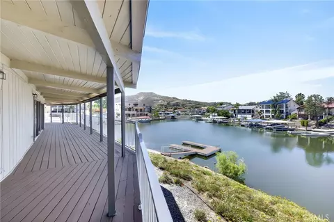 30199 Windward Dr, Canyon Lake, CA 92587