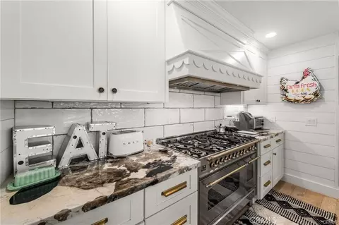 Kitchen - 3945 Pala Mesa, Fallbrook, CA 92028 photo 3 of 13