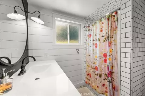 Bath - 3945 Pala Mesa, Fallbrook, CA 92028 photo 10 of 11
