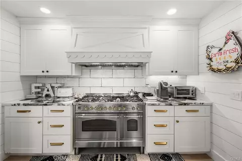 Kitchen - 3945 Pala Mesa, Fallbrook, CA 92028 photo 4 of 13