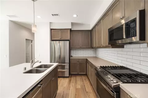 Kitchen - 31258 Calle Cirros, Temecula, CA 92592 photo 2 of 2