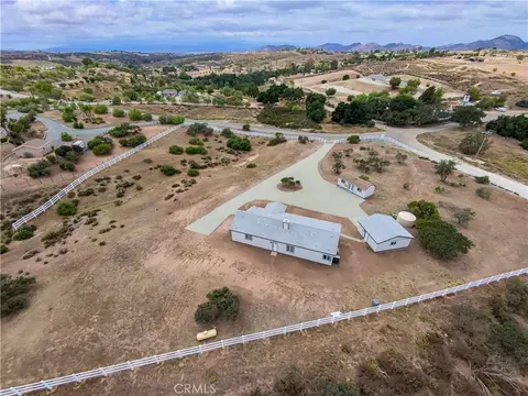 40705 Calle Vecina, Temecula, CA 92592