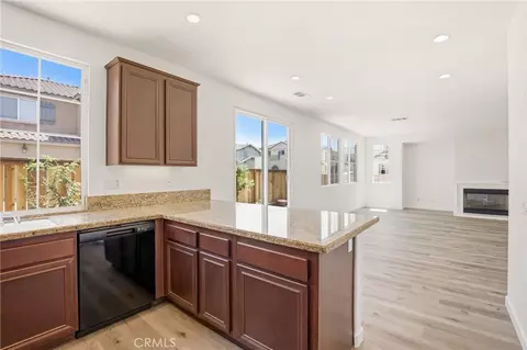 Living - 31598 Six Rivers Ct, Temecula, CA 92592 photo 4 of 5