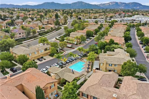 View/Area - 33586 Emerson Way #C, Temecula, CA 92592 photo 2 of 7
