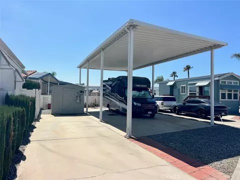 1295 S Cawston Apt 423 Ave, Hemet, CA 92545