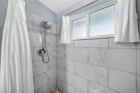 Bath - 3548 Everest Ave, Riverside, CA 92503 photo 6 of 6