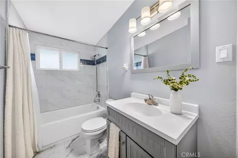 Bath - 3548 Everest Ave, Riverside, CA 92503 photo 2 of 6