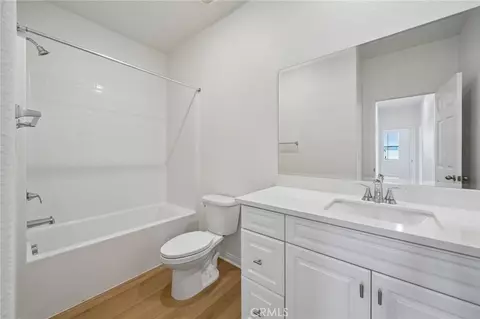 Bath - 27341 Dunite Dr, Perris, CA 92571 photo 1 of 2
