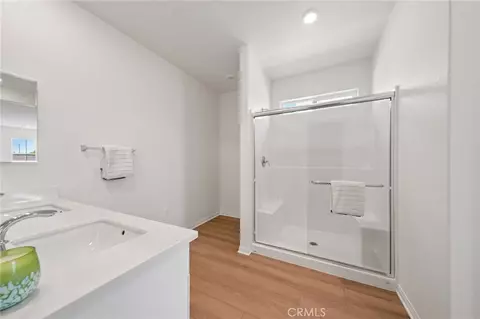 Bath - 27341 Dunite Dr, Perris, CA 92571 photo 2 of 2