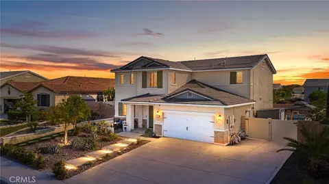 31409 Darlington Oak Dr, Winchester, CA 92596