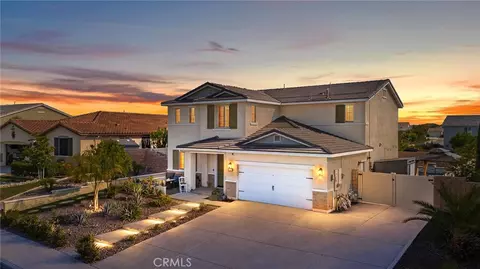 31409 Darlington Oak Dr, Winchester, CA 92596