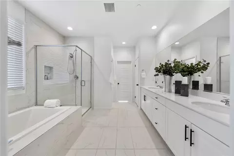 Bath - 32084 Richardson St, Menifee, CA 92584 photo 1 of 1