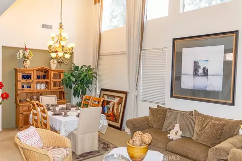 Dining - 32391 Galatina, Temecula, CA 92592 photo 2 of 6