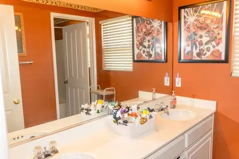 Bath - 32391 Galatina, Temecula, CA 92592 photo 3 of 4