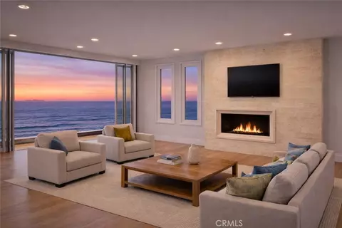 Living - 1101 S Pacific #B, Oceanside, CA 92054 photo 3 of 3