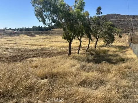 18 Keller Rd, Winchester, CA 92596