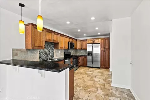 Kitchen - 1340 E Fallbrook St, Fallbrook, CA 92028 photo 1 of 2