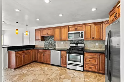 Kitchen - 1340 E Fallbrook St, Fallbrook, CA 92028 photo 2 of 2
