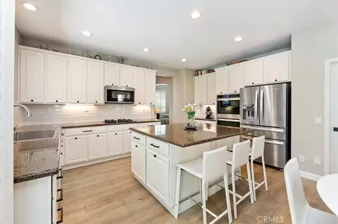 Kitchen - 45259 Helena Ct, Temecula, CA 92592 photo 4 of 5