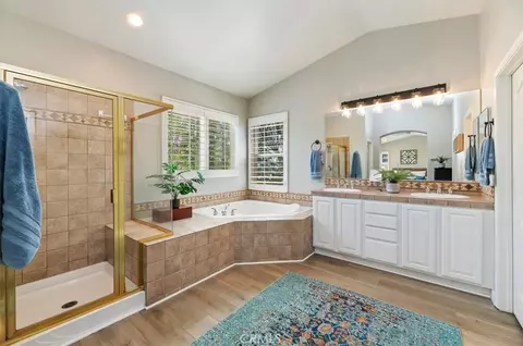 Bath - 45259 Helena Ct, Temecula, CA 92592 photo 2 of 4