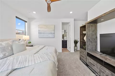 Bedroom - 39707 Larkspur Ter, Temecula, CA 92591 photo 2 of 6