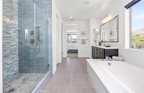 Bath - 39707 Larkspur Ter, Temecula, CA 92591 photo 4 of 6