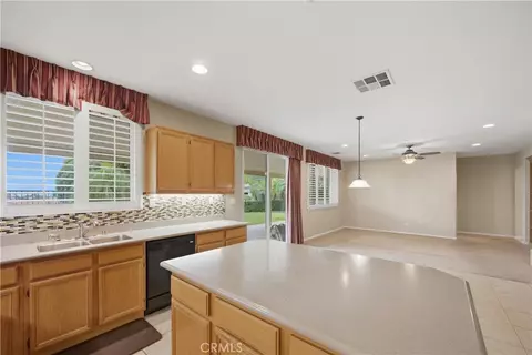 Kitchen - 7444 Sequoia Ln, Highland, CA 92346 photo 5 of 5